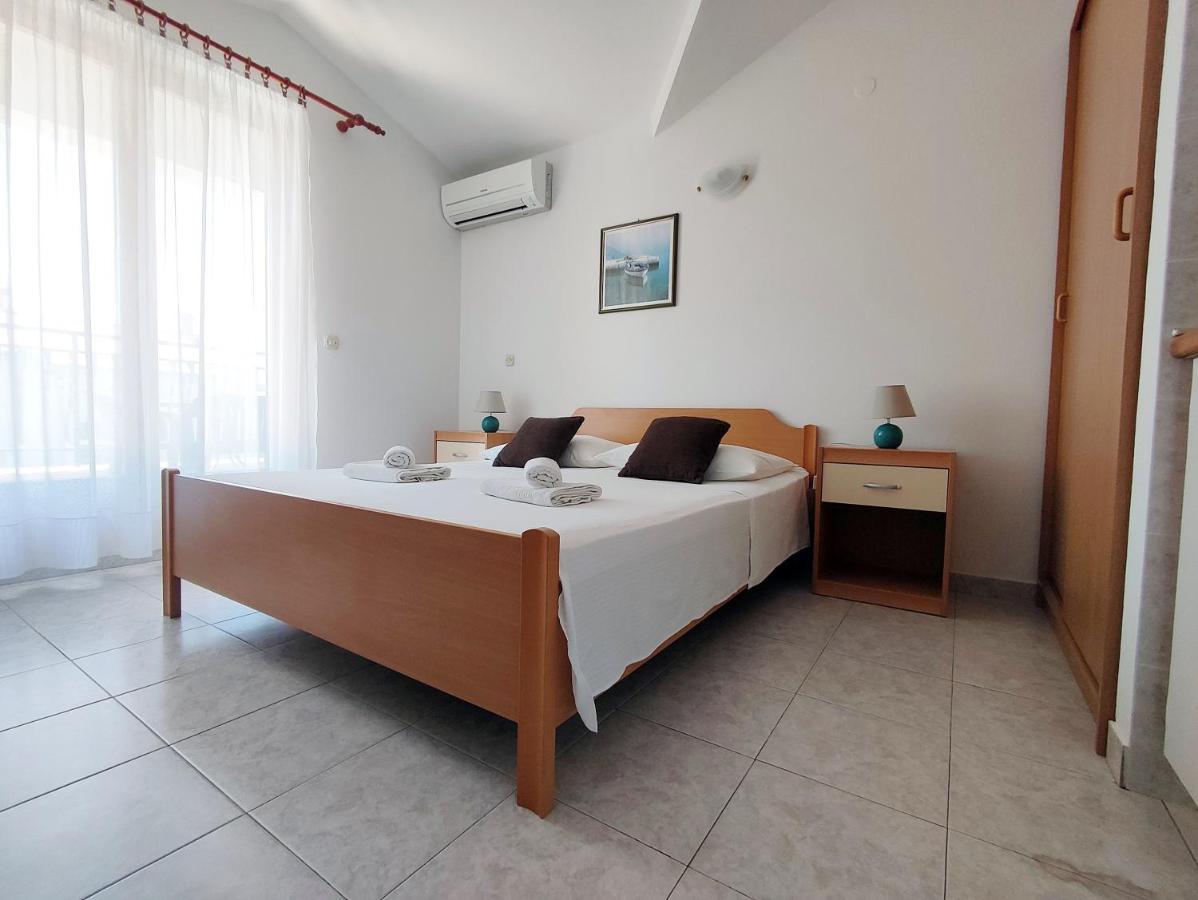 Apartments And Rooms Saric Jadrija Exterior foto